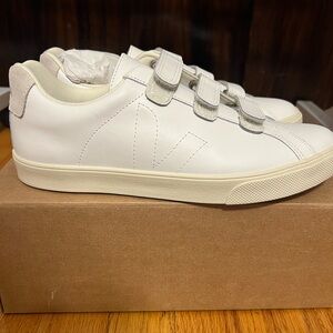 Veja Recife Leather Sneakers